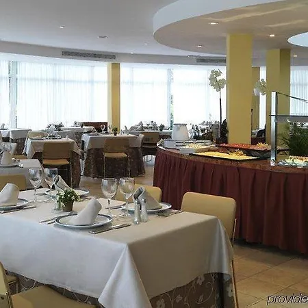 Intur Azor 3*