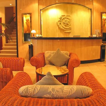 Intur Azor 3*