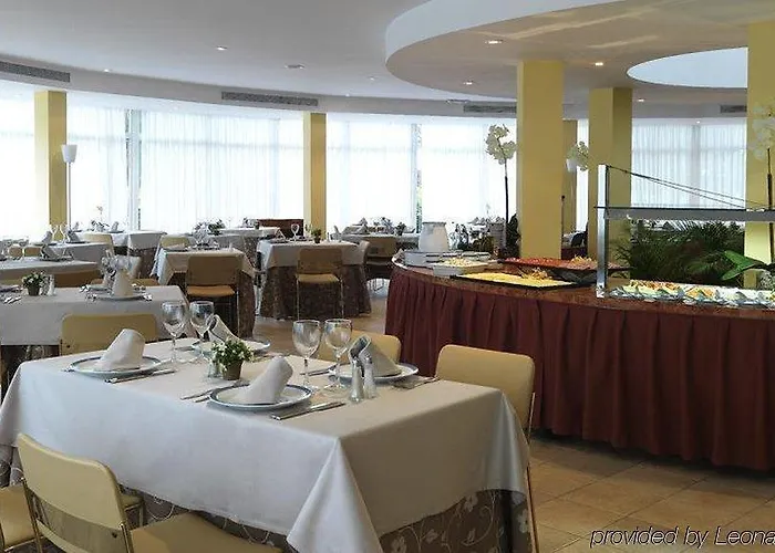 Intur Azor 3*